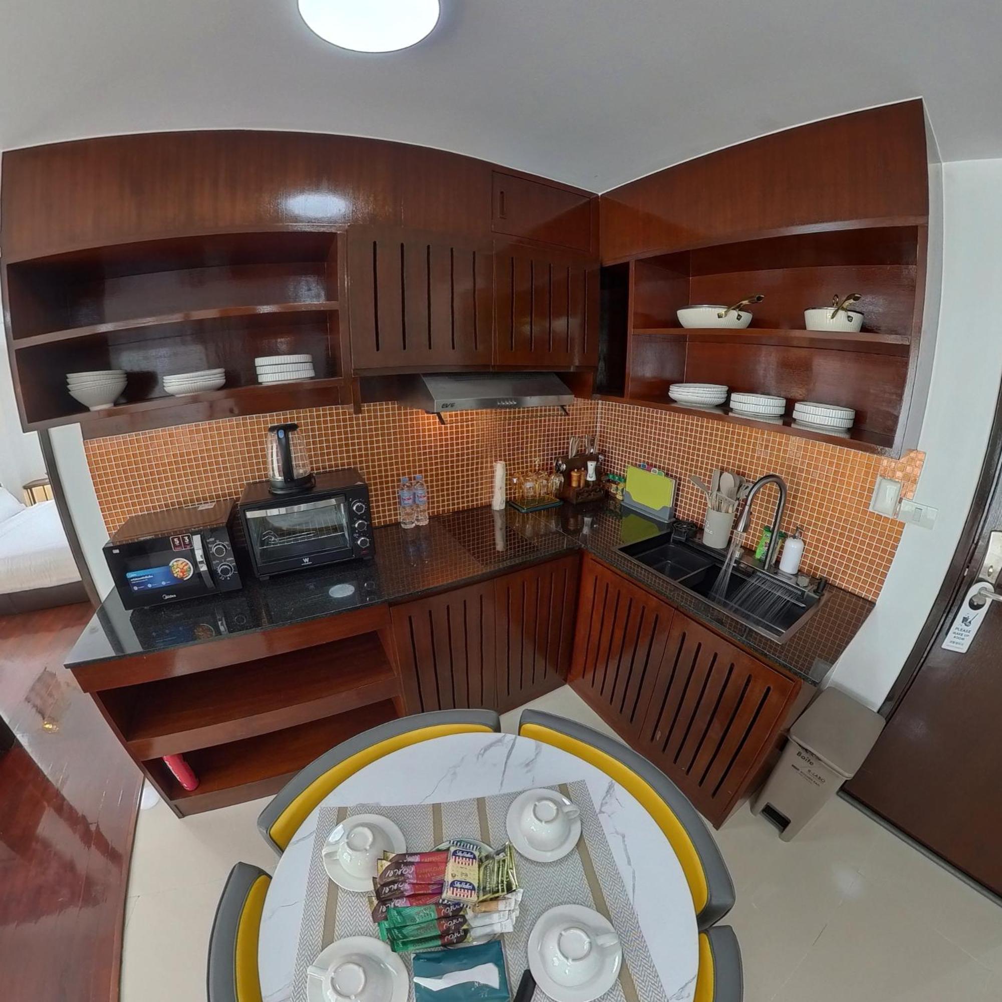 The Kris Cozy 2-bedrooms Apartment Patong